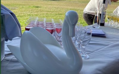 Le cygne en bois remis au Club de Golf de Cheverny par Bernard Bosseray !